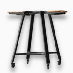 Rückansicht des Gozney Arc und Arc XL Gestells mit Rollen und stabiler Stahlkonstruktion für Outdoor-Pizzaöfen