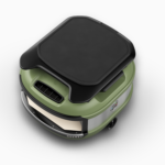 Gozney Tread Pizzaofen in Grün mit montiertem Dachträger aus der Draufsicht