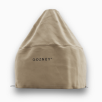 Frontansicht der Gozney Dome Abdeckhaube mit aufgedrucktem Gozney Logo und wetterfestem Material