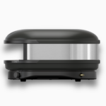 Seitliche Ansicht des Gozney Arc XL Pizzaofens in Schwarz mit Edelstahl-Garraum und Gasanschluss