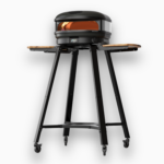 Gozney Arc Pizzaofen auf Arc & Arc XL Gestell mit Rollen und seitlichen Holzablagen – stabiles, fahrbares Untergestell für Outdoor-Pizzaöfe