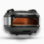 Gozney Tread Pizzaofen in Schwarz mit Frontöffnung, Tragegriffen und sichtbarem Garraum