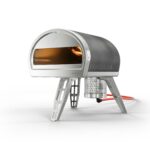 Gozney Roccbox Pizzaofen grau – Frontansicht mit Flamme